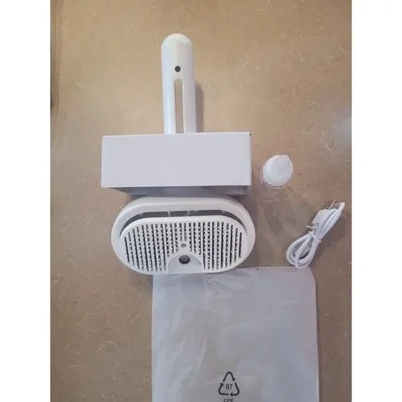 Pet Spray Hair Comb Prevent Fly Away Hair USB Charge NEW - Picture 2 of 5